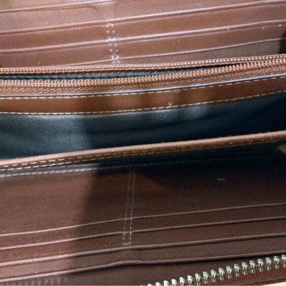 Coach signature Full Size Wallet - Picture 6 of 7
